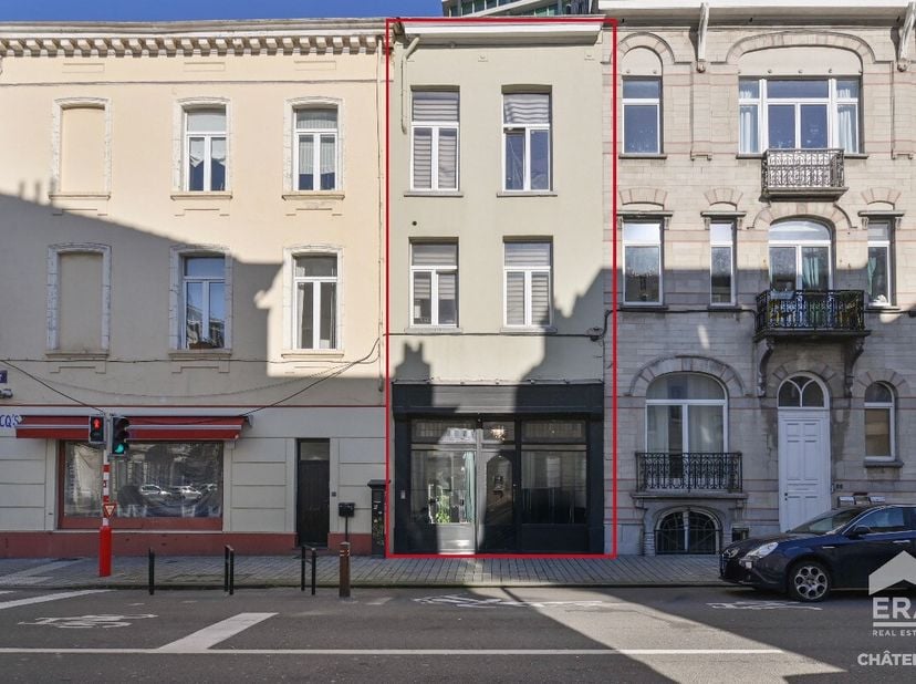 Ixelles Quartier Châtelain maison de commerce 2 chambres. Idéalement situé au cur dun des quartiers les plus recherchés dIxelles, découvrez cette magn