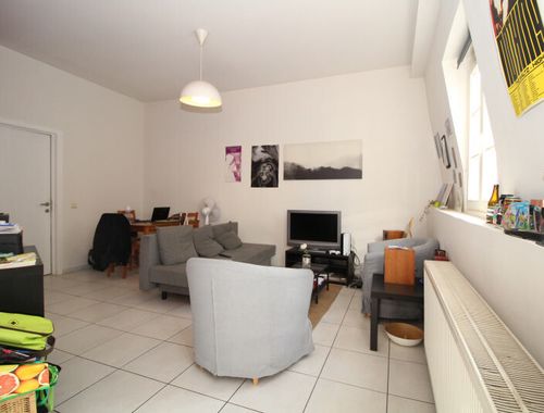                                         Appartement à louer à Ixelles, € 875

