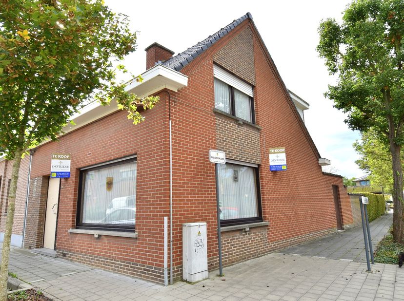 Huis te koop in ,
                    8560 Gullegem