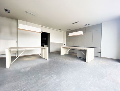                                         Complexe de bureaux à louer à Herentals, € 1.100
