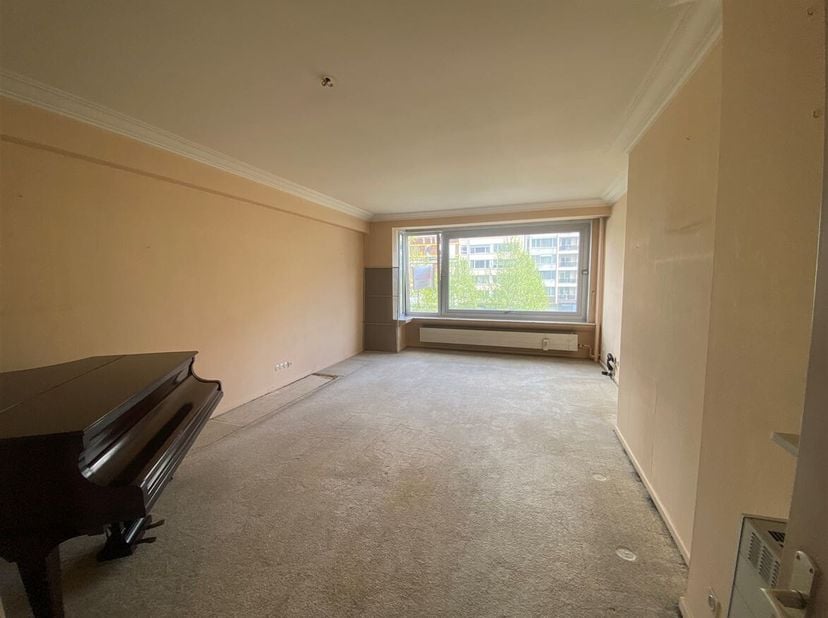 Charmant 2-slaapkamerappartement in hartje Antwerpen<br />
Beschrijving<br />
Het appartement van 79m² bevindt zich op de tweede verdieping van een ru