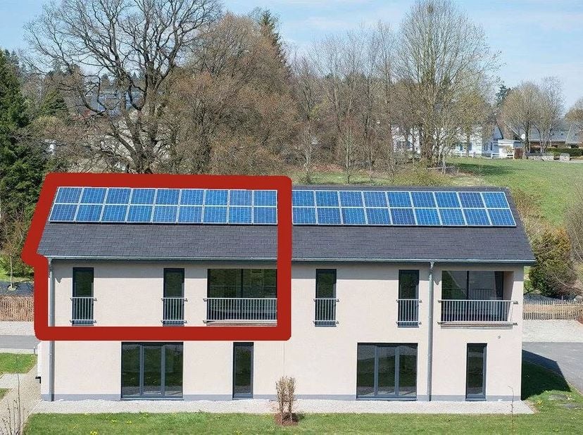 Dit appartement op de eerste verdieping biedt een doordacht woonconcept en overtuigt door zijn aangename sfeer. De indeling is perfect afgestemd op de
