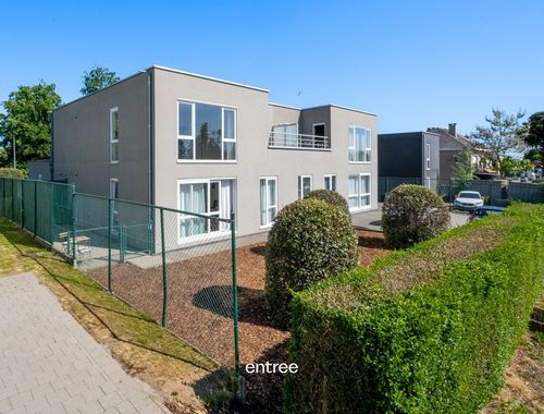                                         Dakappartement te huur in Mere, € 840
