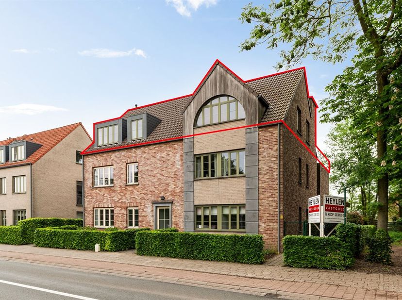 Recent instapklaar appartement met 2 slaapkamers, een groot terras en een ondergrondse autostaanplaats<br />
Dit appartement is goed gelegen in het ce
