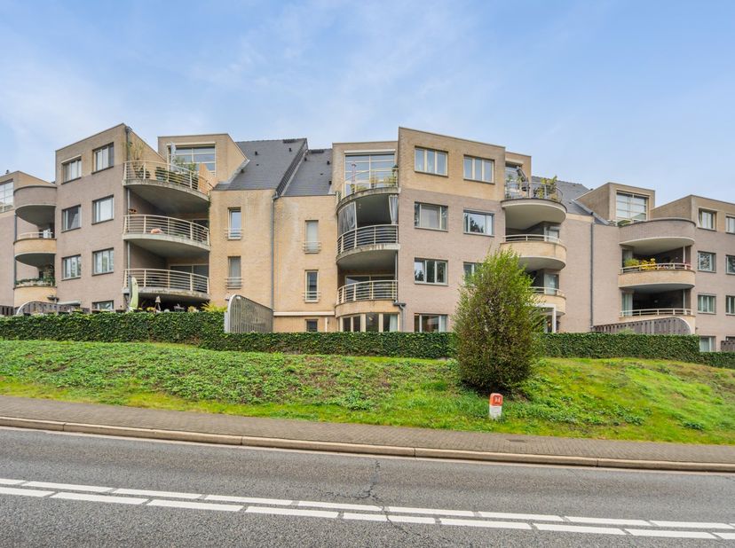 Appartement à vendre à Burgemeester Gerard Bijnenslaan 8 boîte 2,
                    3600 Genk