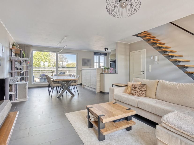 Ruim en energiezuinig appartement met echt (t)huisgevoel van maar liefst 141m² bewoonbare oppervlakte,3 tot 4 slaapkamers, garage en zonneterras (34m²