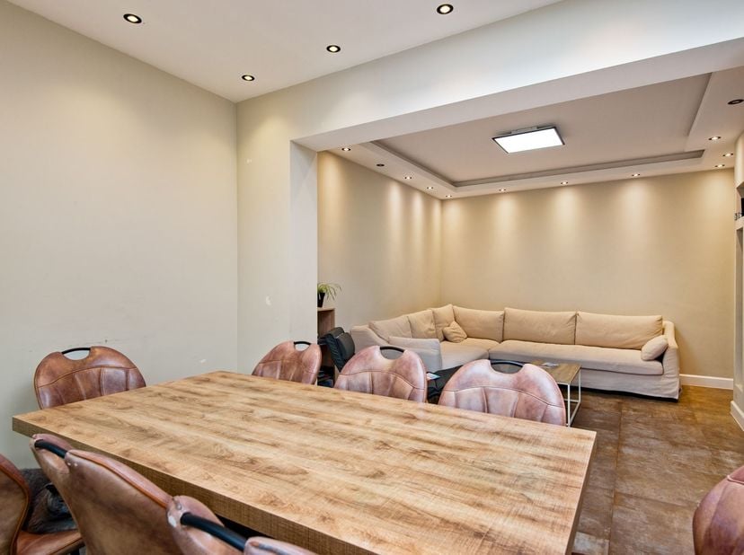 Instapklare woning (164 m²) met 4 slaapkamers, 2 badkamers en tuin<br />
<br />
Beschrijving:<br />
Bij het betreden van deze instapklare woning ko