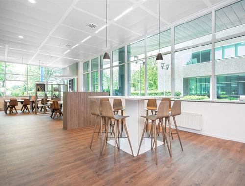                                         Bureaux à louer à Berchem, € 109
