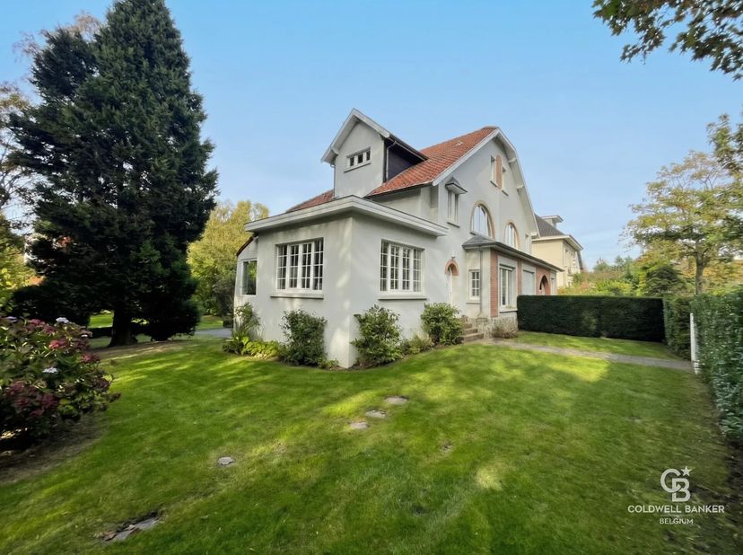 Huis te koop in AVENUE DES AUBÉPINES 63,
                    1180 Ukkel