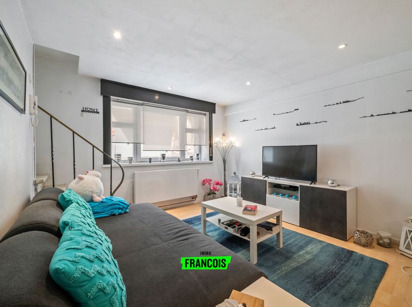 Dans la Brabantstraat se trouve cet appartement intéressant situé dans un emplacement particulièrement avantageux, à proximité des commerces, des tran
