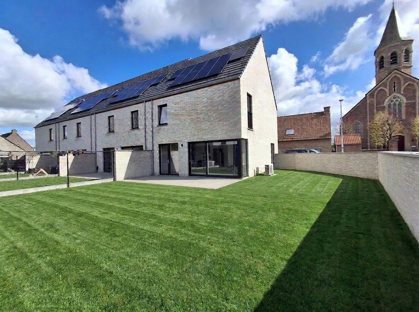 Maison à louer
                    à 9850 Poesele