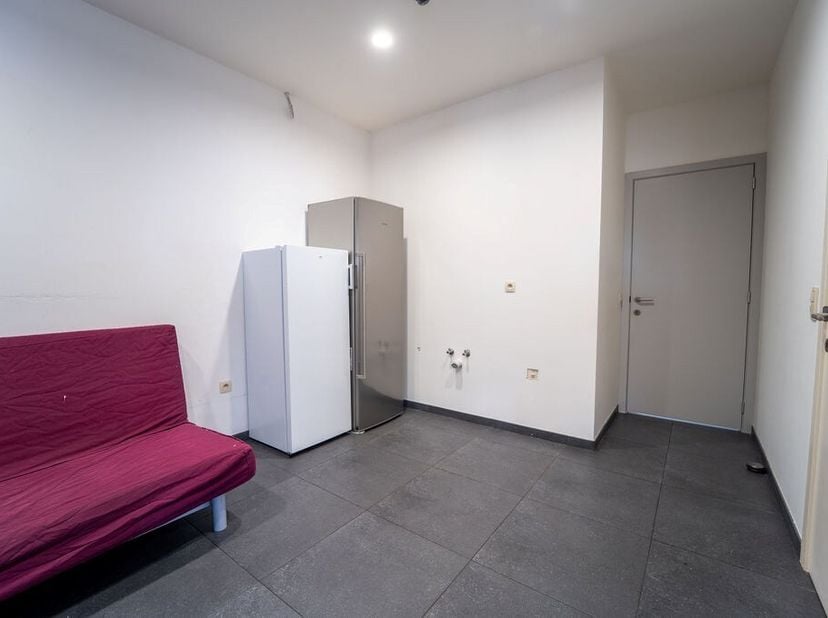 Bien professionnel à vendre
                    à 3510 Spalbeek