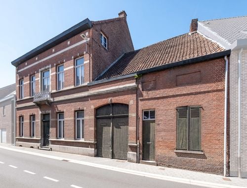                                        Maison de maître à vendre à Rupelmonde, € 499.000
