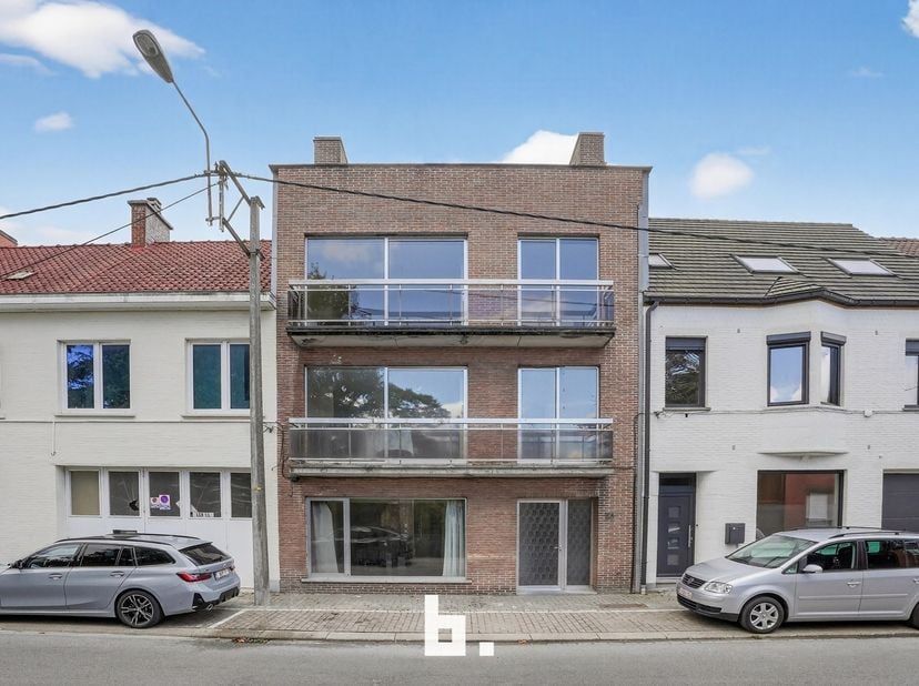 Appartement te koop in Veldstraat 104 bus 3,
                    8800 Roeselare