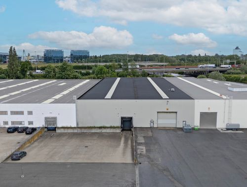                                         Entrepôt sans bureau à louer à Zwijnaarde, € 16.793
