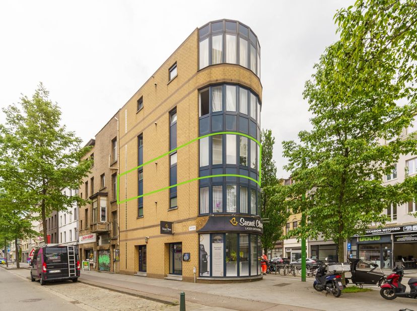 Meer info of een bezoek? Contacteer mij via dimitry@copandi.be of 0493 37 27 43.<br />
<br />
Het appartement is momenteel verhuurd!<br />
<br />
Dit