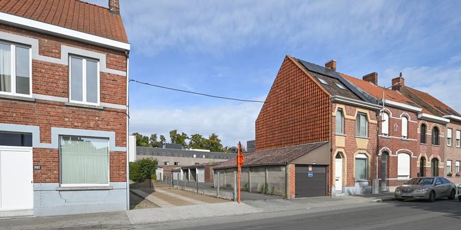 Garage te koop in Krekelmotestraat 32 bus +, 8870 Izegem