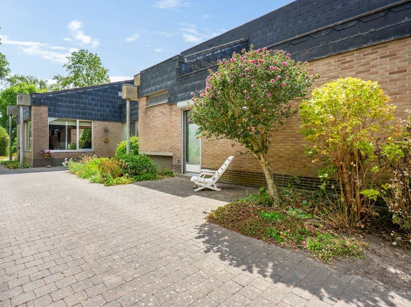 Open bebouwing op ruim perceel van 1.611 m² in Grembergen.<br />
<br />
<br />
Deze vrijstaande woning heeft een rustige ligging in Grembergen, met e