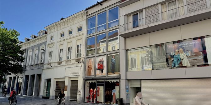 Bien professionnel à vendre à 9100 Sint-Niklaas