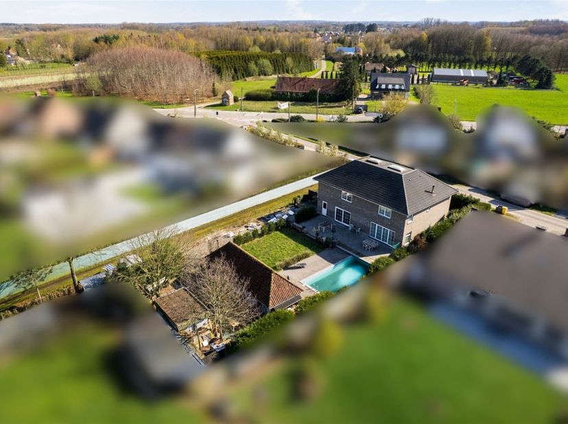 Energiezuinige woning met 4 slaapkamers, zolder, garage en volledig onderkelderd te Houtvenne.<br />
<br />
<br />
Via de inkomhal, voorzien van ee