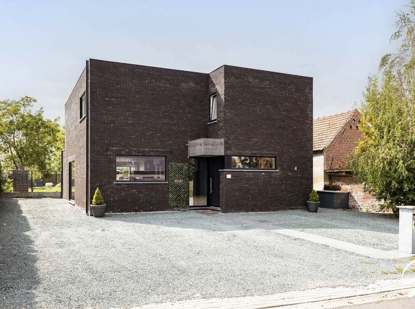 Huis te koop in Rooien 12,
                    9280 Lebbeke