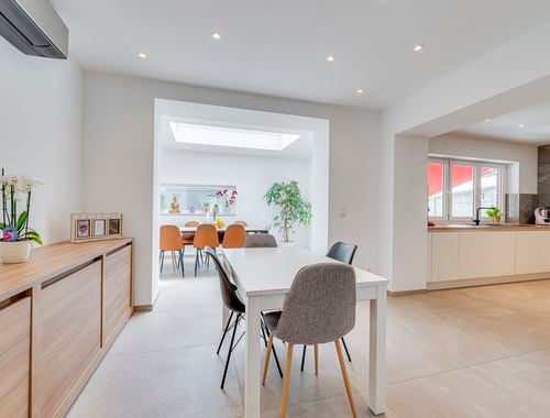                                        Woning te koop in Saintes, € 495.000
