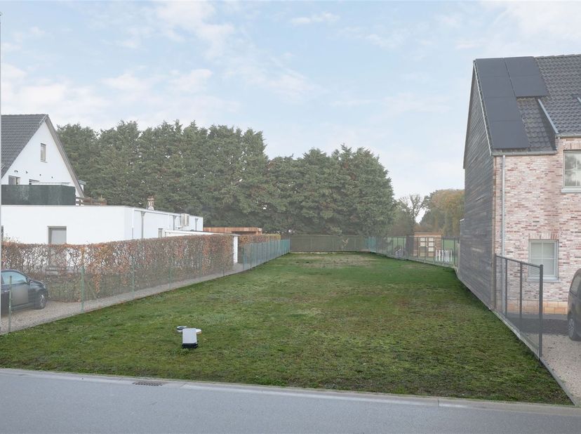 Terrain à vendre
                    à 3560 Lummen
