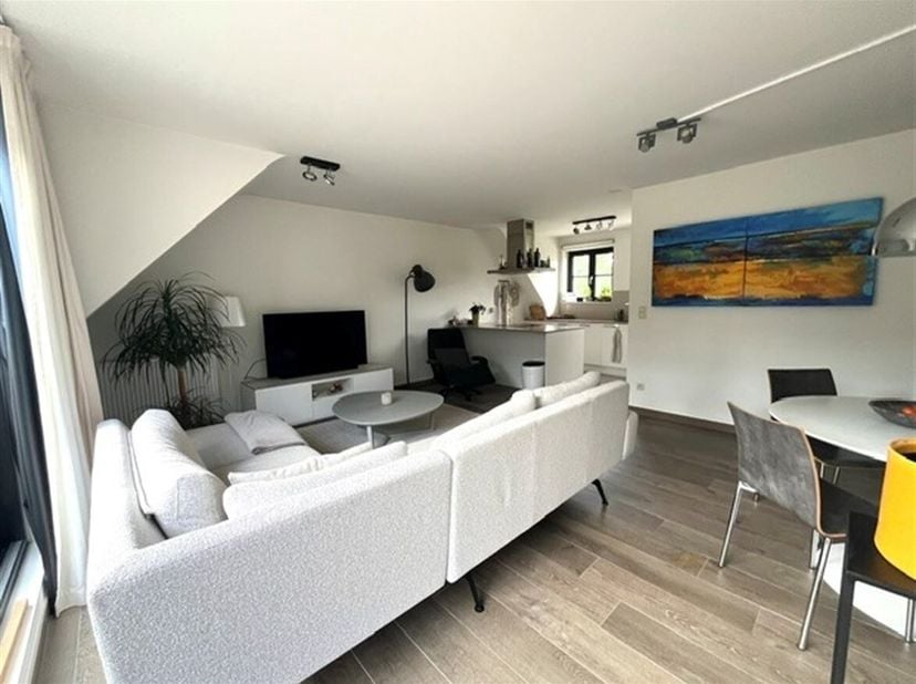 Recent instapklaar energiezuinig appartement te Wechelderzande (Lille).<br />
Het appartement is gelegen op de tweede verdieping van een recent comple