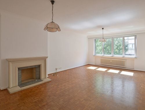                                         Appartement à louer à Schaerbeek, € 1.400
