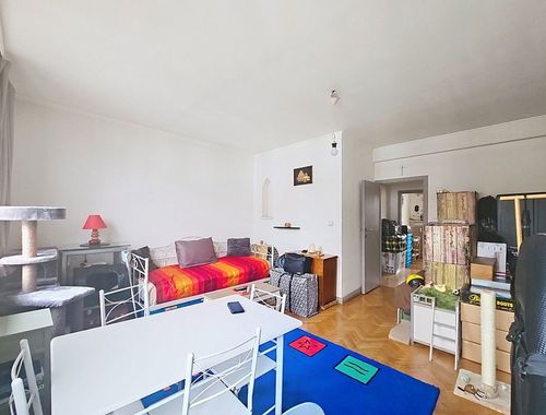                                         Penthouse à vendre à Uccle, € 210.000
