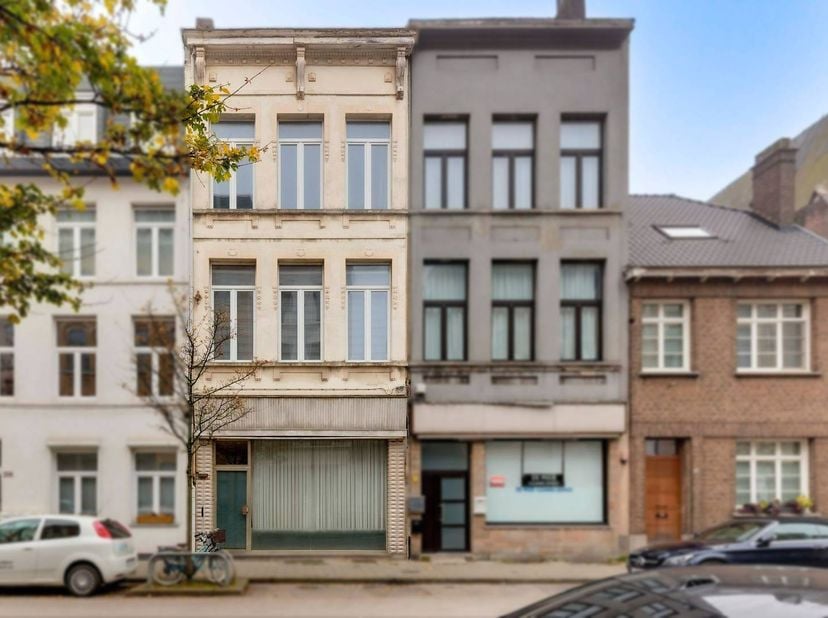 Huis te koop in Lange Lobroekstraat 206,
                    2060 Antwerpen