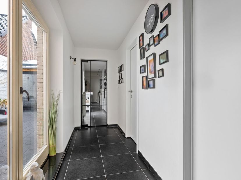 Duplex moderne de 2 chambres avec terrasse à Bilzen-Hoeselt<br />
<br />
Ce duplex moderne d'une surface habitable de 127 m² allie confort, style et a