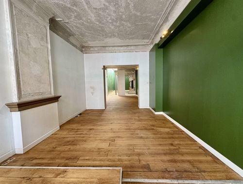                                         Bien commercial à louer à Maaseik, € 795
