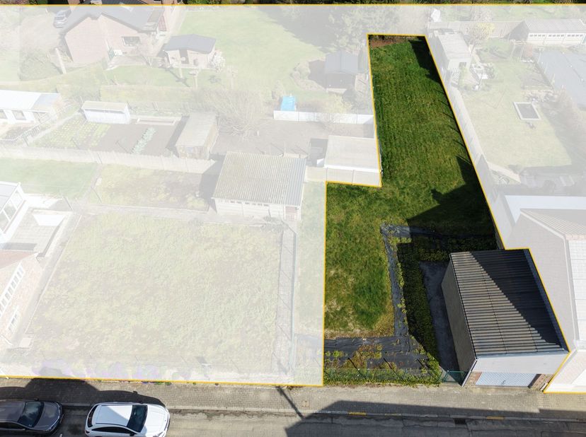 1 percelen bouwgrond te koop in de Vredestraat voor half open bebouwing<br />
<br />
Lot 2: 3are68ca (breedte 12,00 meter, diepte 31,55m)<br />
<br />