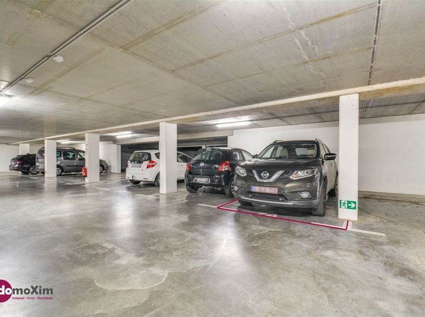Parkings souterrains dans le centre de Boortmeerbeek<br />
 <br />
Places de parking souterraines, accessibles par télécommande personnelle et fermé