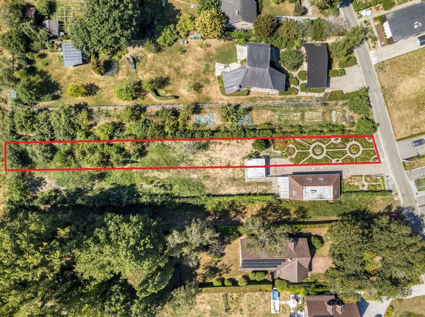 Op een toplocatie, gelegen in de landelijke deelgemeente Sint-Katherina-Lombeek (Ternat), vind je deze bouwgrond met een oppervlakte van 12a 28ca. De