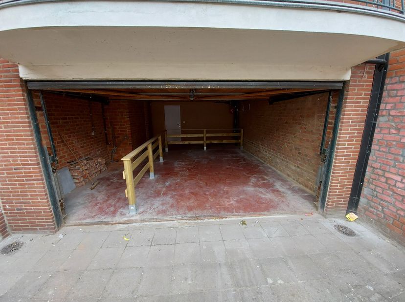 Ruime garage te huur. 1 november beschikbaar.&amp;nbsp;