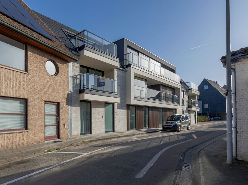 Appartement te koop
                    in 8760 Meulebeke
