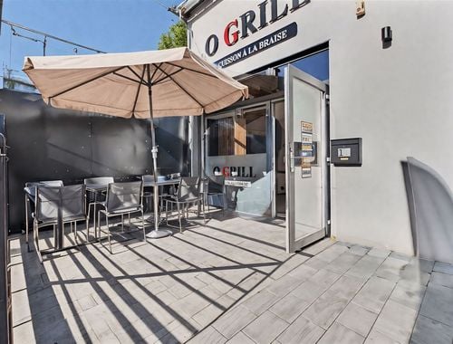                                         Entrepôt avec habitation à louer à Mouscron, € 850
