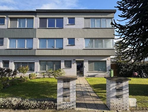                                         Appartement à louer à Ekeren, € 950
