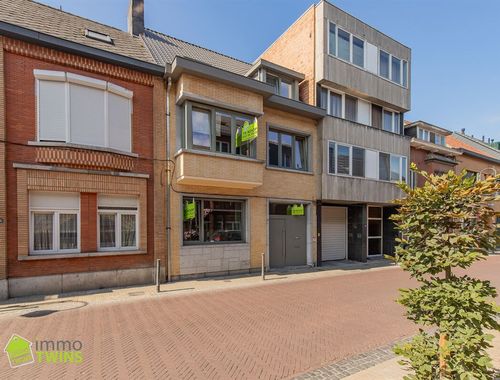                                         Entrepôt avec habitation à vendre à Lebbeke, € 449.000
