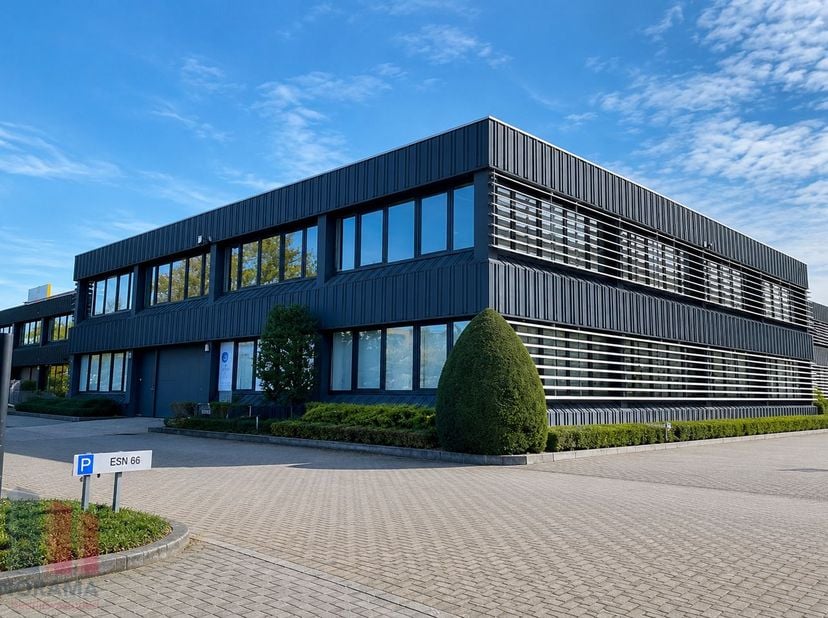 Espace de bureaux moderne de 255&amp;nbsp;m² idéalement situé à Zaventem, à proximité immédiate de l’E40, de la R22 et de l’A210. Grâce à un arrêt de bus