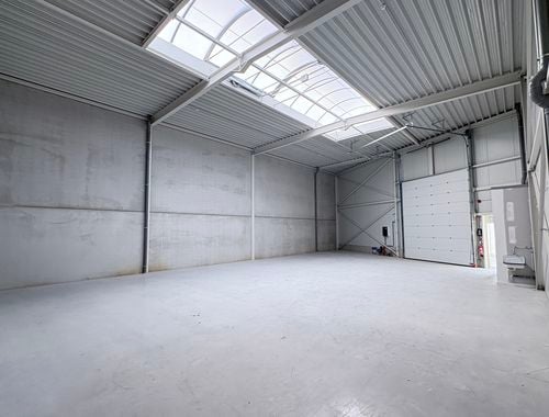                                         Bedrijfsgebouw te koop in Vorst, € 330.000
