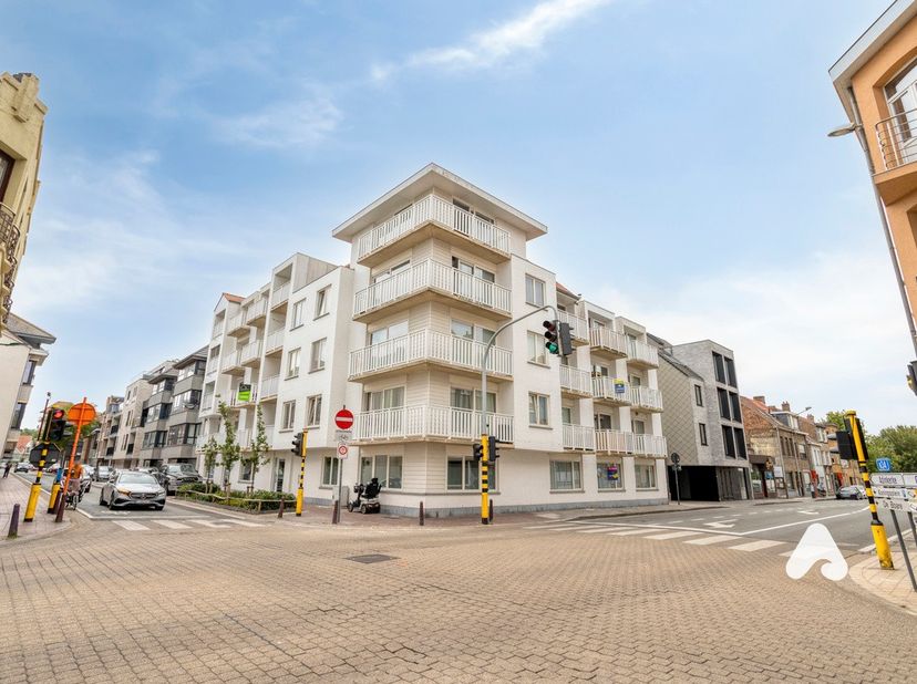 Op de tweede verdieping van residentie Villa Arcade bevindt zich deze verzorgde studio, ideaal gelegen op wandelafstand van het strand, het centrum va