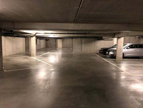                                        Place de stationnement à louer à Merendree, € 60
