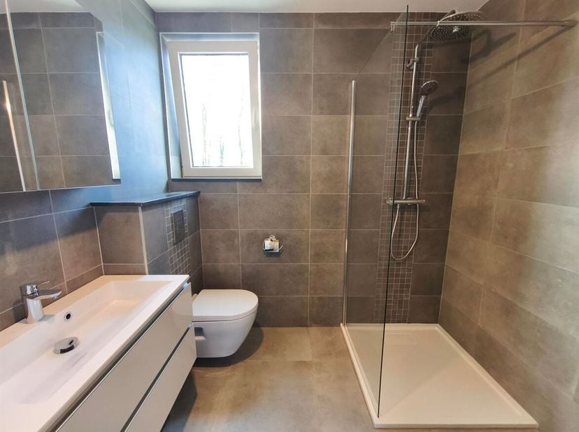 Appartement d'une chambre nouvellement construit avec des finitions modernes<br />
Situation<br />
Cet appartement est situé dans la Vaartstraat à Bal