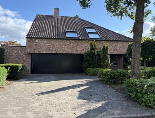                                         Villa te koop in Brasschaat, € 830.000
