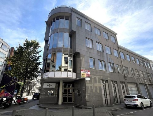                                        Kantoor te huur in Antwerpen, € 2.466,67
