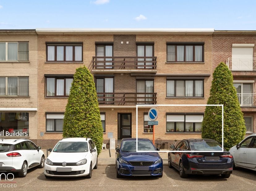 Ruim instapklaar appartement met drie slaapkamers gelegen nabij het bruisende centrum van Heist-op-den-Berg. <br />
Vanuit deze locatie bereikt u makk