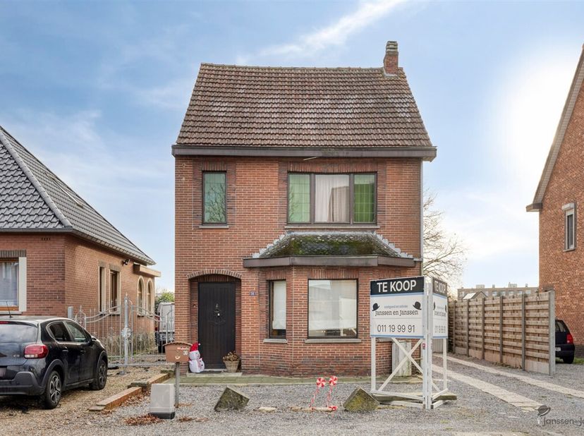 Instapklare basis voor jouw renovatieproject in een rustige woonomgeving <br />
Ontdek deze leuke gezinswoning in een aangename, rustige buurt van Le